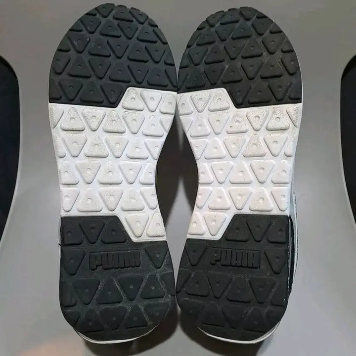 [SOLD OUT] 푸마 R22 블랙/그레이 메쉬 스니커즈 270mm