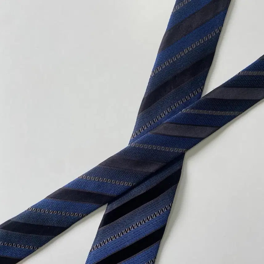 [BUNJANG] FENDI FF Monogram Silk Necktie / 펜디 (FENDI) FF 모노그램 정품 명품 넥타이