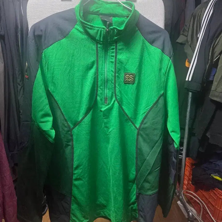 [BUNJANG] Kolon Green Half-Neck Long Sleeve T-shirt / 코오롱 그린 컬러 하프넥 긴팔 티셔츠