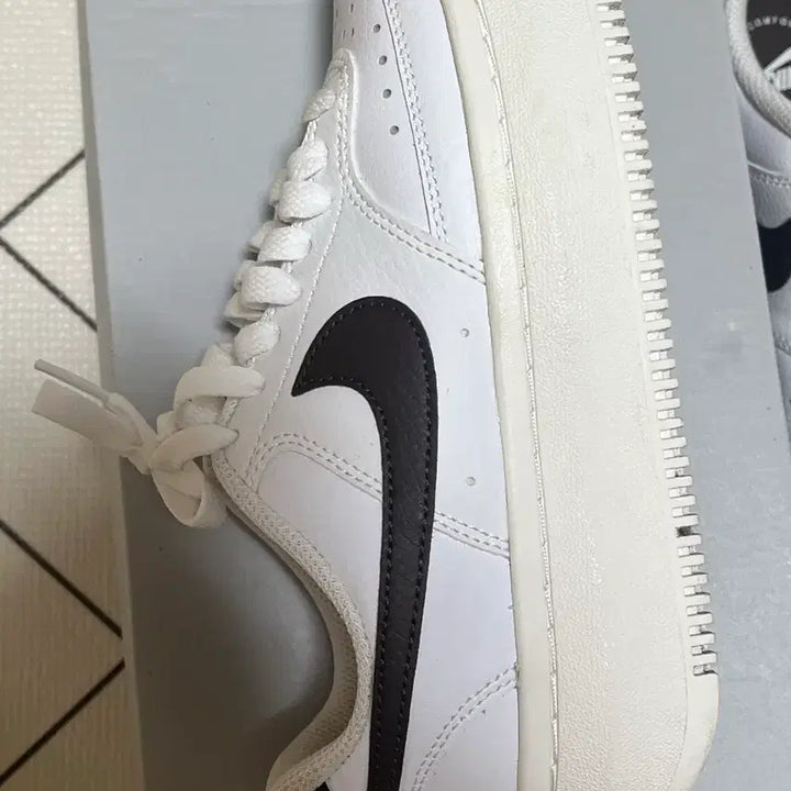 [BUNJANG] Nike Court Vision Low White/Brown Sneakers / 나이키 코트 비전 로우 흰/밤 225