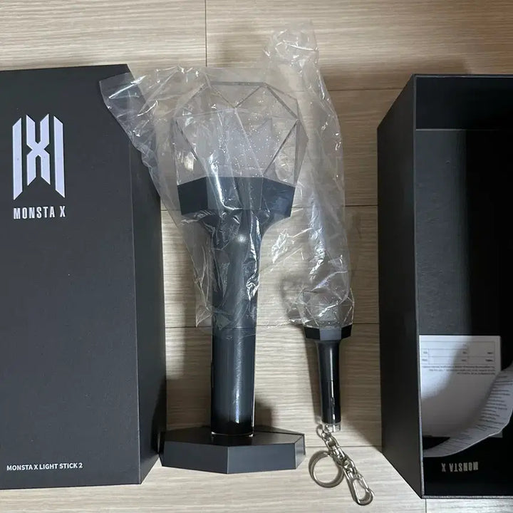 [SOLD OUT] 몬스타엑스 응원봉 ver2 + 몬둥이키링+파워뱅크 세트