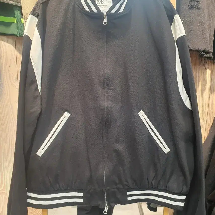 [BUNJANG] GRAY BLVD Varsity Jacket / [M] 그레이블러드(GRAY BLVD) 배색 바시티 점퍼