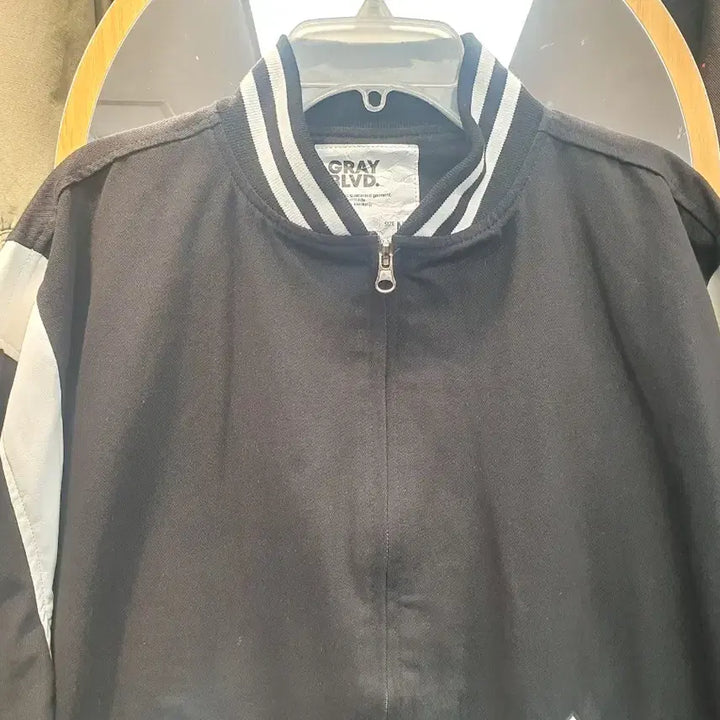 [BUNJANG] GRAY BLVD Varsity Jacket / [M] 그레이블러드(GRAY BLVD) 배색 바시티 점퍼