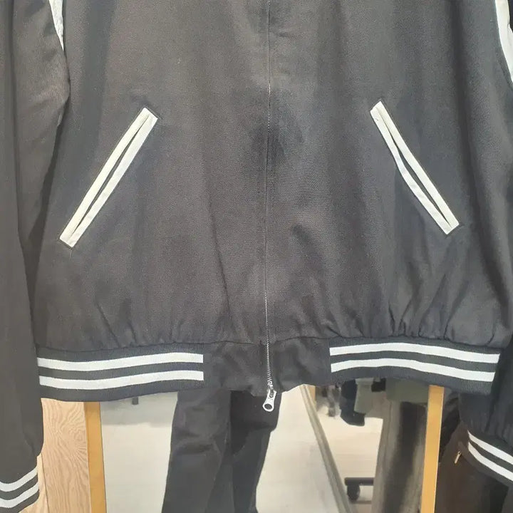 [BUNJANG] GRAY BLVD Varsity Jacket / [M] 그레이블러드(GRAY BLVD) 배색 바시티 점퍼