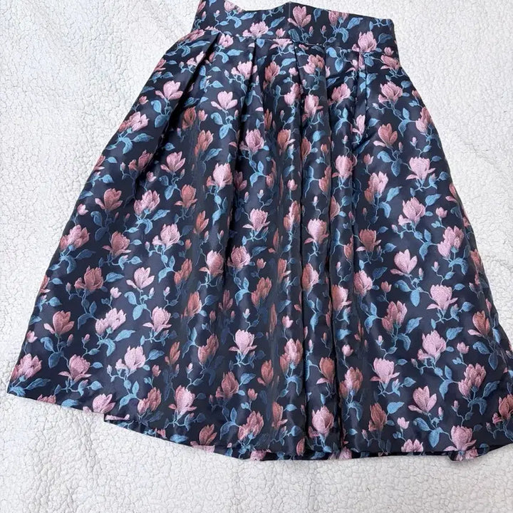 [BUNJANG] Rose Jacquard Full Skirt / 로즈 자가드 풀 스커트