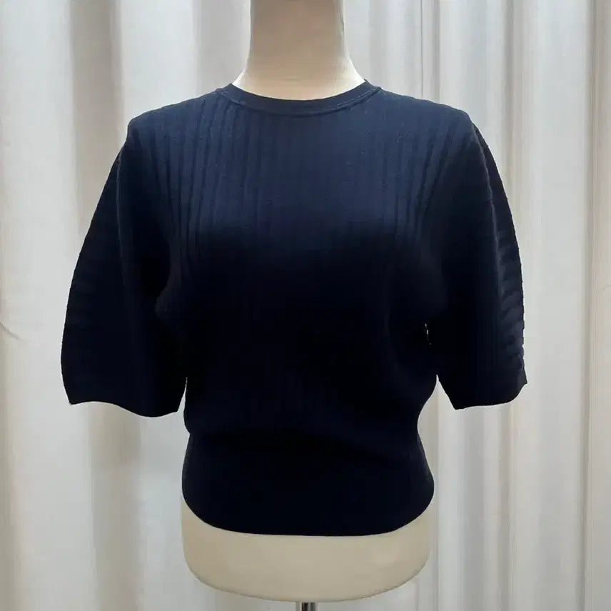 [BUNJANG] the CASHMERE Navy Short Sleeve Knit Top / 23년한섬 the CASHMERE 니트 S 네이비 반팔니트 새옷급