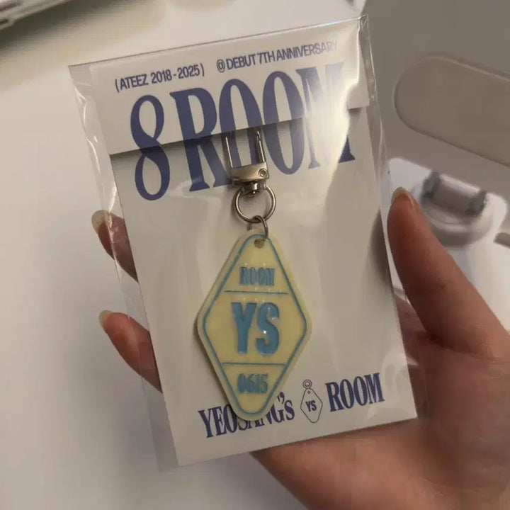 [BUNJANG] ATEEZ Yeosang 8ROOM Keyring / 에이티즈 에잇룸 8ROOM 키링 여상