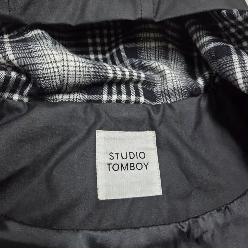 [BUNJANG] Studio Tomboy Black Hooded Jumper / 스튜디오 톰보이 블랙 후드 점퍼