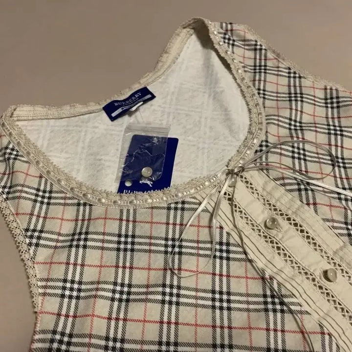 [BUNJANG] Burberry Blue Label Nova Check Lace Sleeveless Top / (새상품)버버리 라떼맛 블루라벨 노바체크 슬리브리스