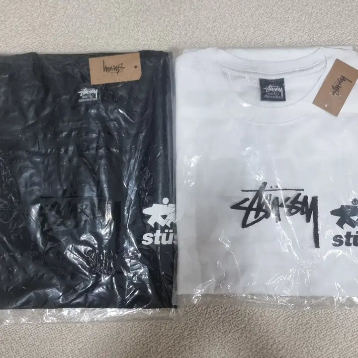[BUNJANG] Stussy Surfers Two T-shirt Black/White / 미개봉)정품)서퍼스투시 반팔 티셔츠 블랙/화이트 새상품