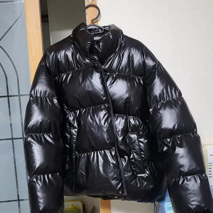[BUNJANG] Black Shiny Padded Jacket / 블랙 유광 패딩