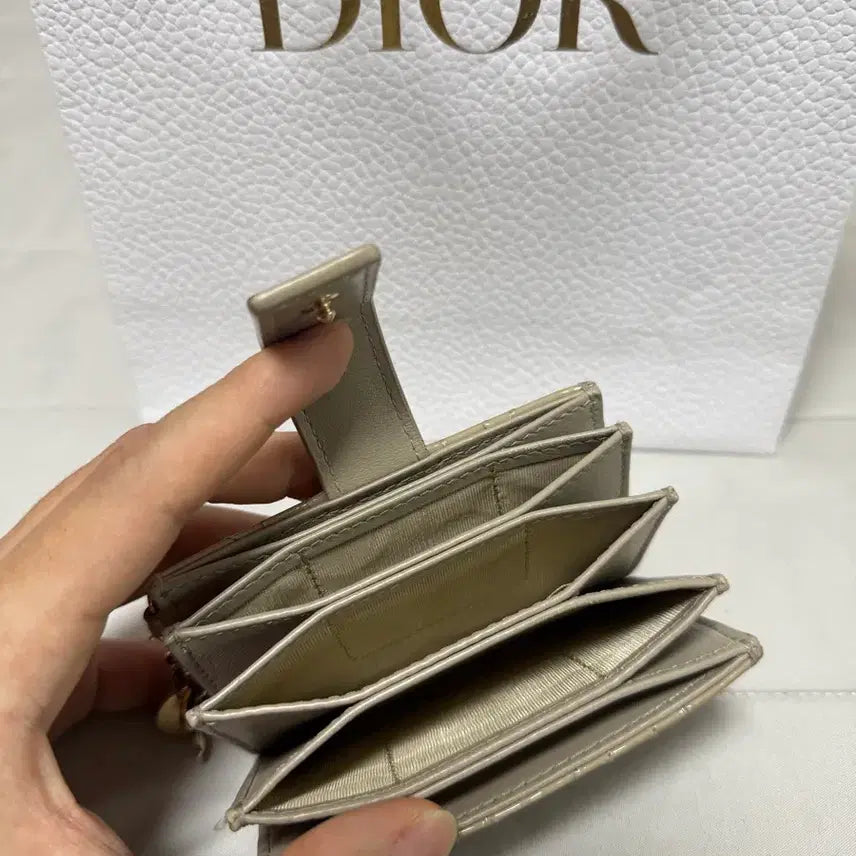 [BUNJANG] Dior Lady Accordion Card Wallet / [정품] 디올 레이디 아코디언 카드지갑