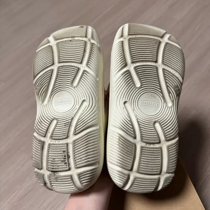 [BUNJANG] To&amp;To White Flip-Flop Slippers 250 / 토앤토 화이트 플립플랍 슬리퍼 250