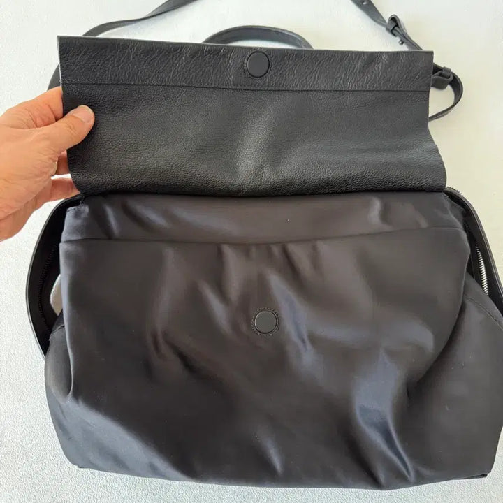 [BUNJANG] KUHO Leather &amp; Fabric Tote Crossbag / 구호(KUHO) 레더&amp;원단 토트 크로스백