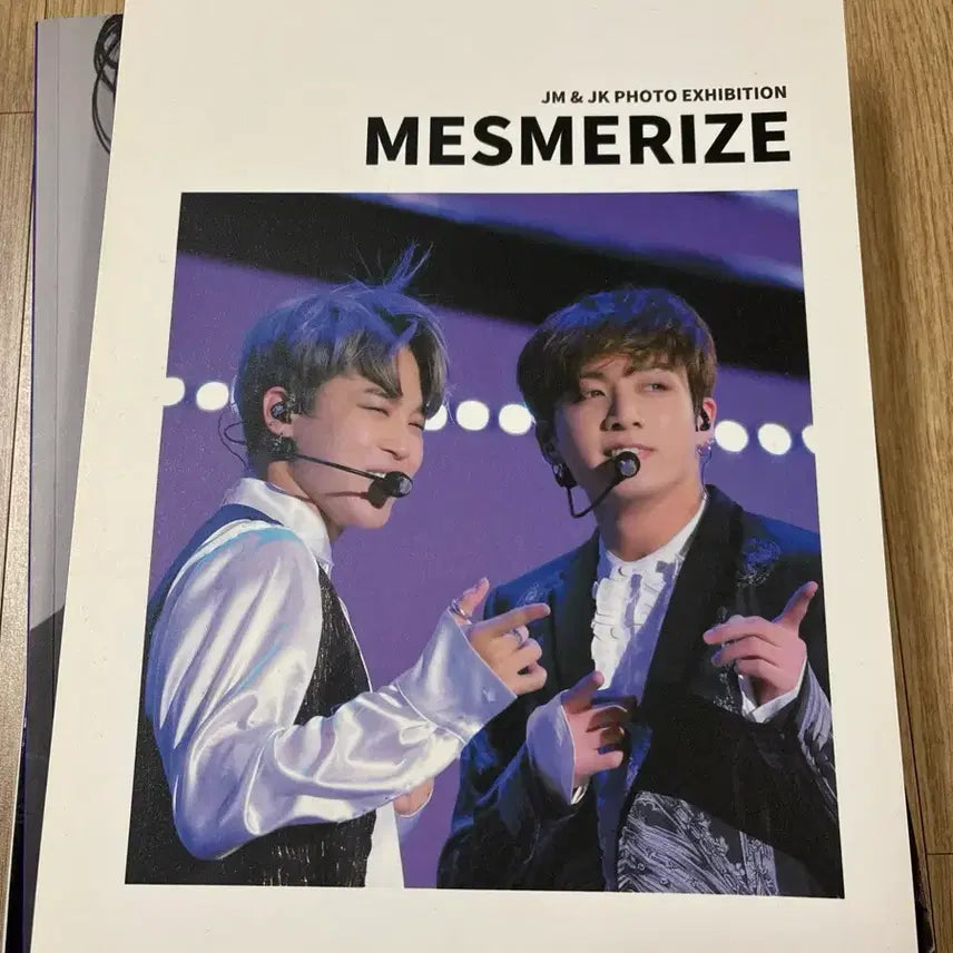 [BUNJANG] BTS Jungkook Jimin 2017 MESMERIZE Photobook / BTS 정국 지민 2017 메스매리즈 전시회 포토북 MESMERIZE