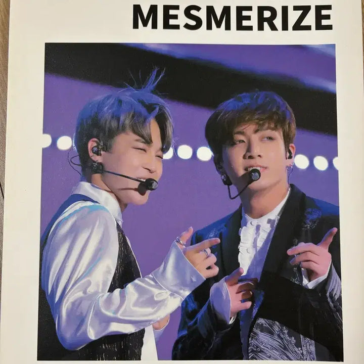 [BUNJANG] BTS Jungkook Jimin 2017 MESMERIZE Photobook / BTS 정국 지민 2017 메스매리즈 전시회 포토북 MESMERIZE