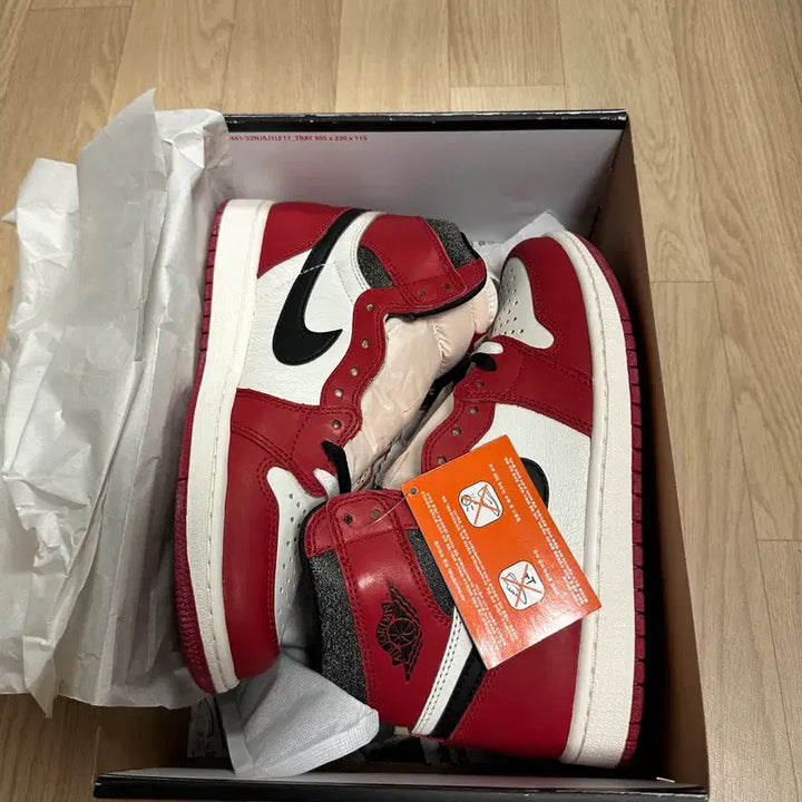 [BUNJANG] Nike Air Jordan 1 Retro High OG Chicago 2022 / (250)조던 1 레트로 하이 OG 시카고 2022