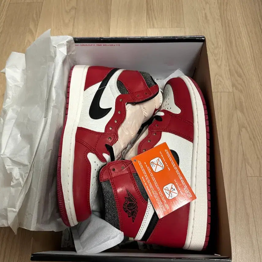 [BUNJANG] Nike Air Jordan 1 Retro High OG Chicago 2022 / (250)조던 1 레트로 하이 OG 시카고 2022