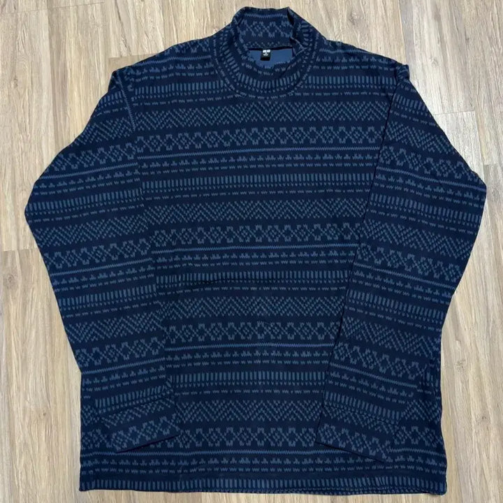 [BUNJANG] Uniqlo Fleece Mock Neck T-shirt / [가격내림] [UNIQLO] 후리스 모크넥 티