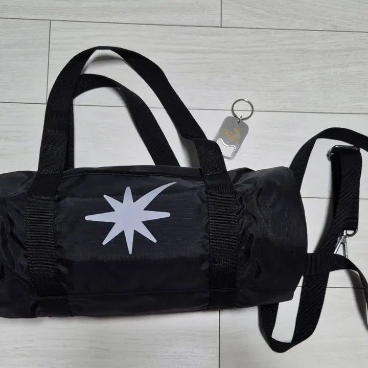 [BUNJANG] Baekhyun Lightstick Pouch Bag / 백현응원봉 파우치가방+앨범키링