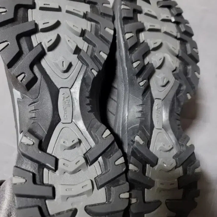 [BUNJANG] Redface Tracking Shoes / 레드페이스 트래킹화