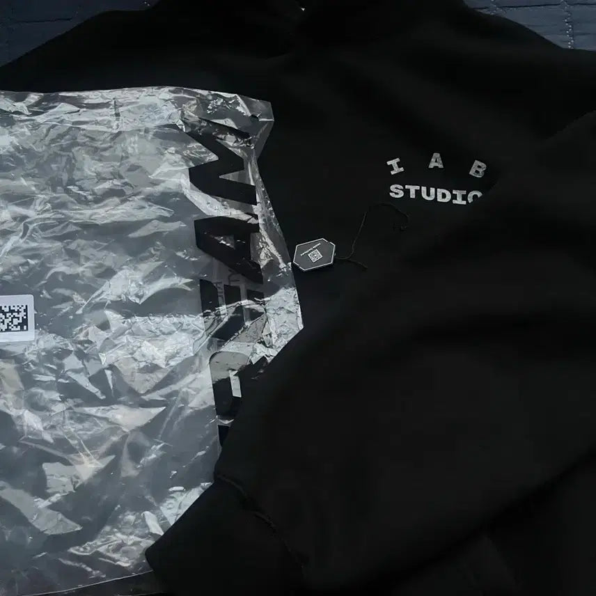 [BUNJANG] Iab Studio Camo Logo Hoodie Black / 아이앱 스튜디오 카모 로고 후드 블랙