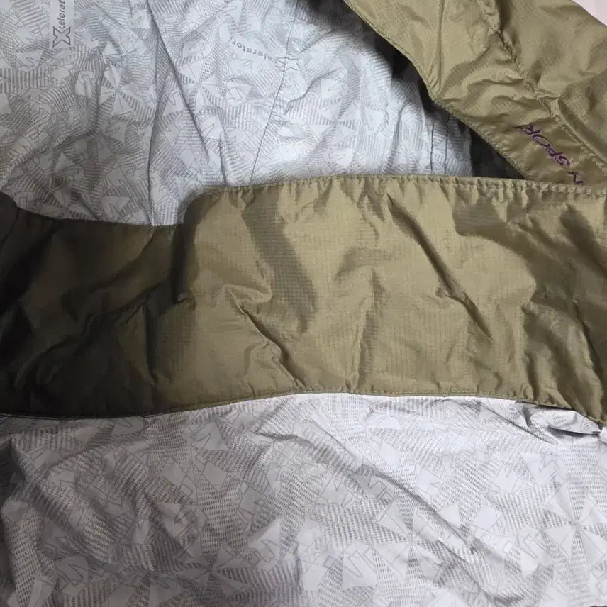 [BUNJANG] Kolon Lightweight Windbreaker Jacket / 코오롱 봄여름 바람막이자켓