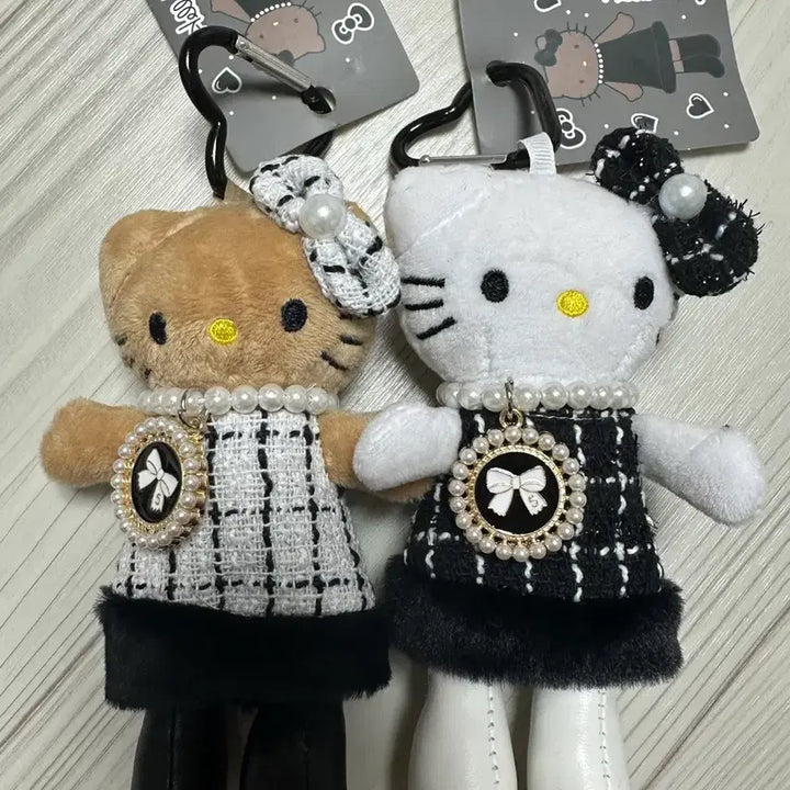 [BUNJANG] Hello Kitty Tweed Dress Keyring Set / 세트) 헬로키티 인형 키링 트위드 드레스