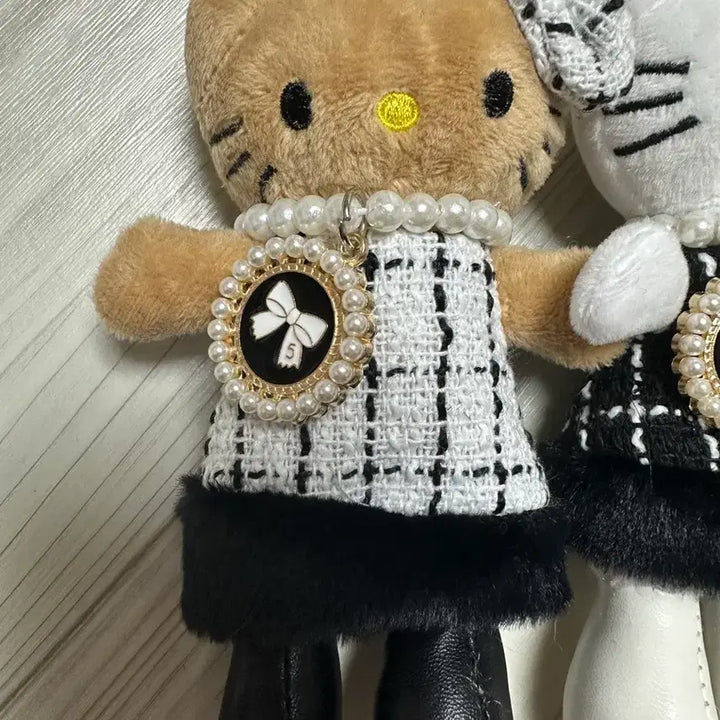 [BUNJANG] Hello Kitty Tweed Dress Keyring Set / 세트) 헬로키티 인형 키링 트위드 드레스