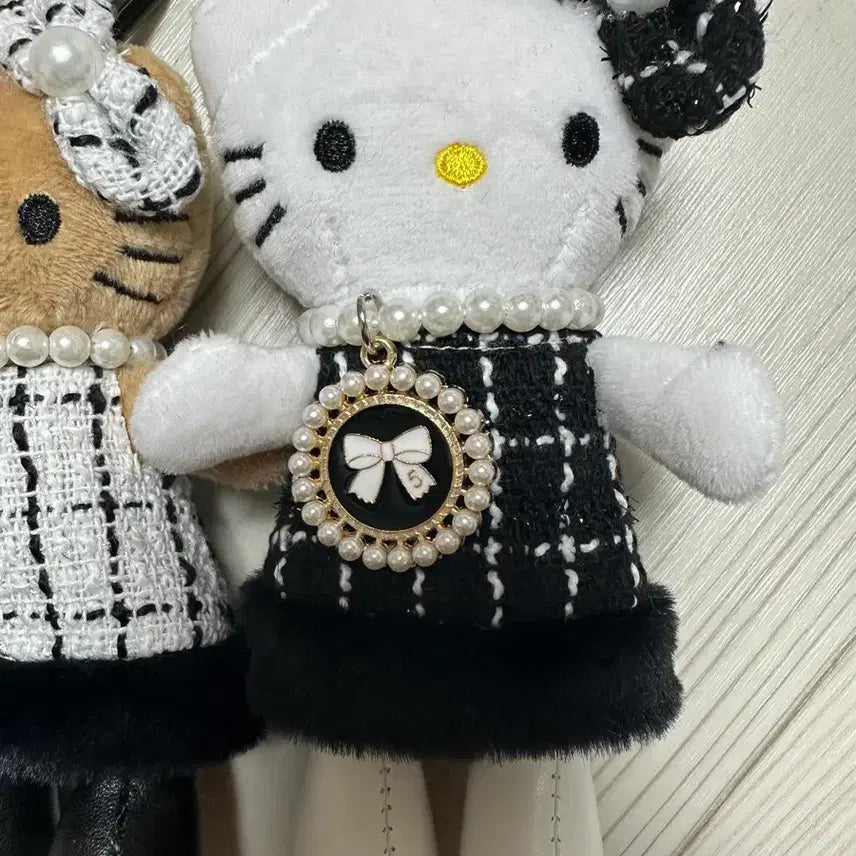 [BUNJANG] Hello Kitty Tweed Dress Keyring Set / 세트) 헬로키티 인형 키링 트위드 드레스