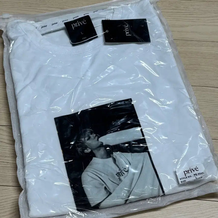 [SOLD OUT] 프리베 prive X 백현 반팔 티셔츠 미개봉 새상품 L
