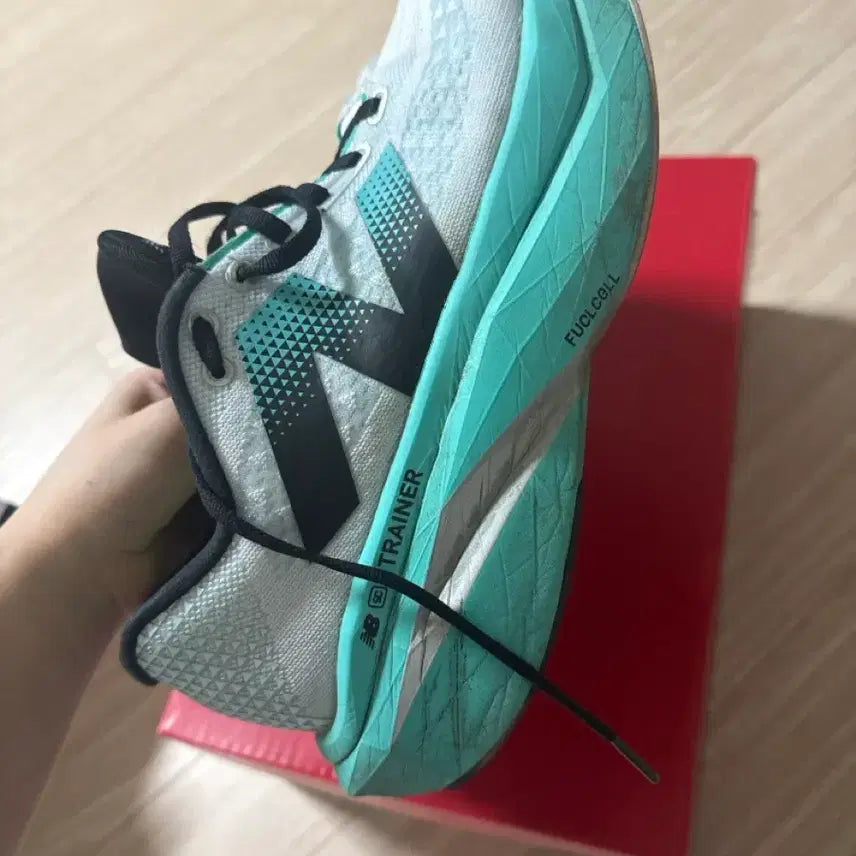 [BUNJANG] New Balance Trainer v3 Sneakers / 뉴발란스 트레이너v3 2702E