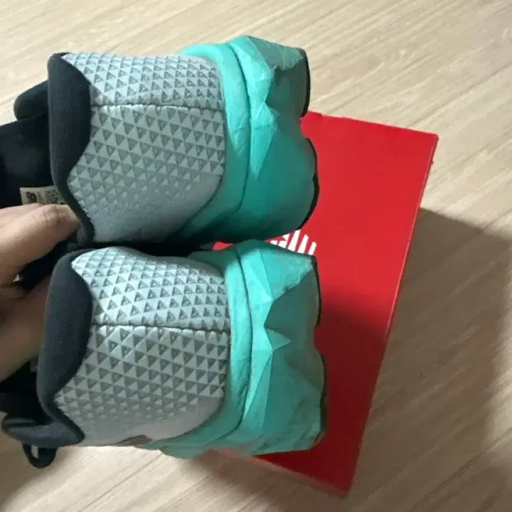 [BUNJANG] New Balance Trainer v3 Sneakers / 뉴발란스 트레이너v3 2702E
