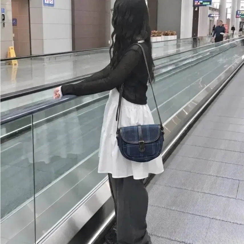 [BUNJANG] Vintage Leather Trim Checkered Crossbody Bag / 빈티지 가죽 체크 크로스백 숄더백 교신