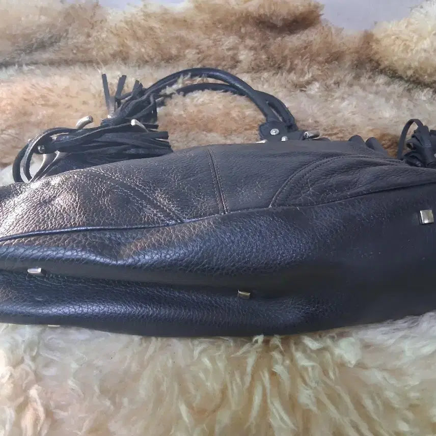 [BUNJANG] Black Leather Tassel Tote Bag / 블랙 가죽 태슬 토트백