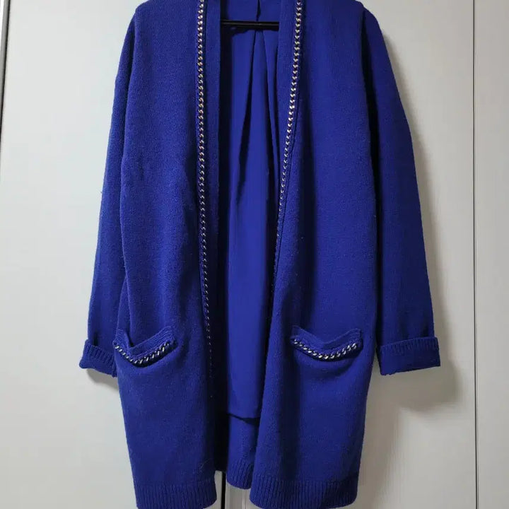 [BUNJANG] Minimum Blue Chain Embellished Cardigan / 미니멈 블루 체인 장식 가디건