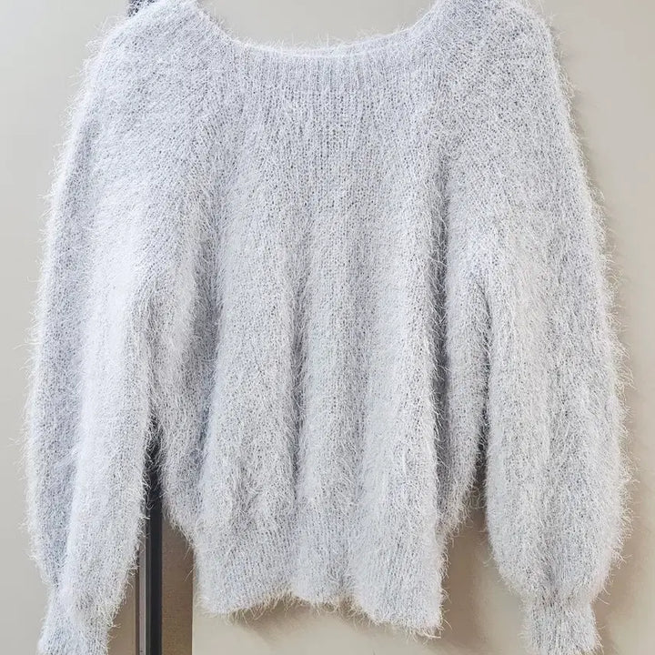 [BUNJANG] Sky Blue Fuzzy Knit Top with Keyring / 하늘색 복실복실 귀염니트*키링증정