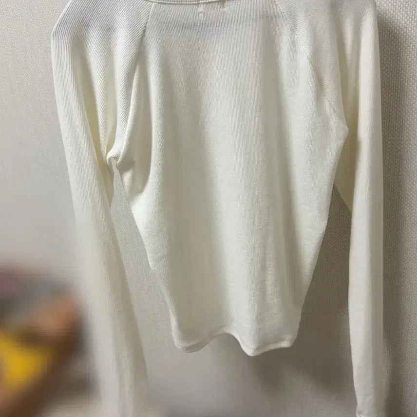 [BUNJANG] Unbranded Henley Neck Long Sleeve Top / 헨리넥 롱슬리브 판매해요