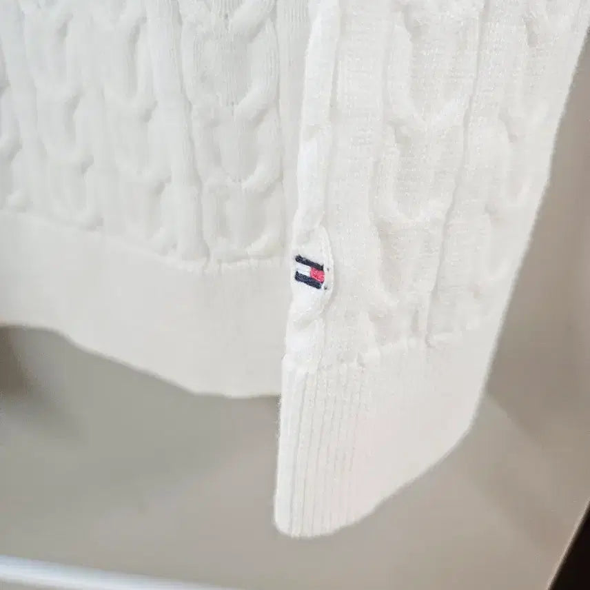 [BUNJANG] Tommy Hilfiger Boat Neck Knit Top with Keyring / 화이트 타미힐피거 보트넥 니트*키링증정