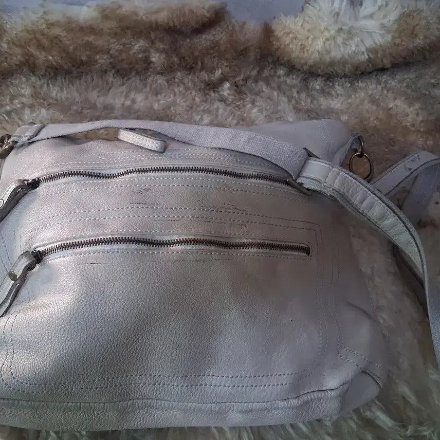 [BUNJANG] Ivory Leather Crossbody Bag / 아이보리 가죽 크로스백