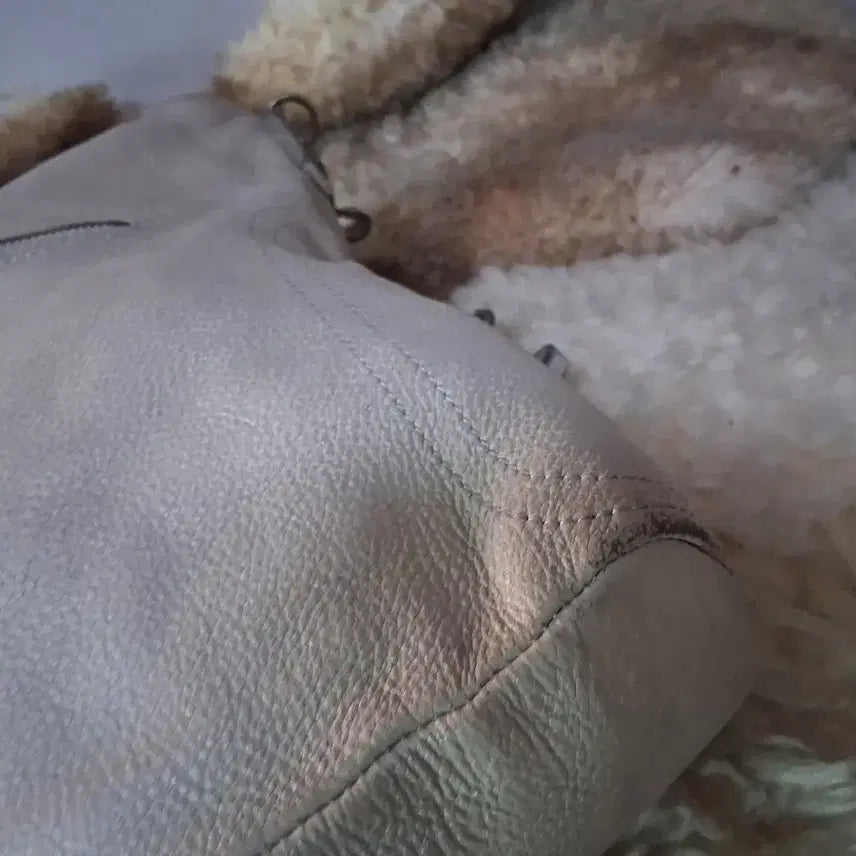 [BUNJANG] Ivory Leather Crossbody Bag / 아이보리 가죽 크로스백