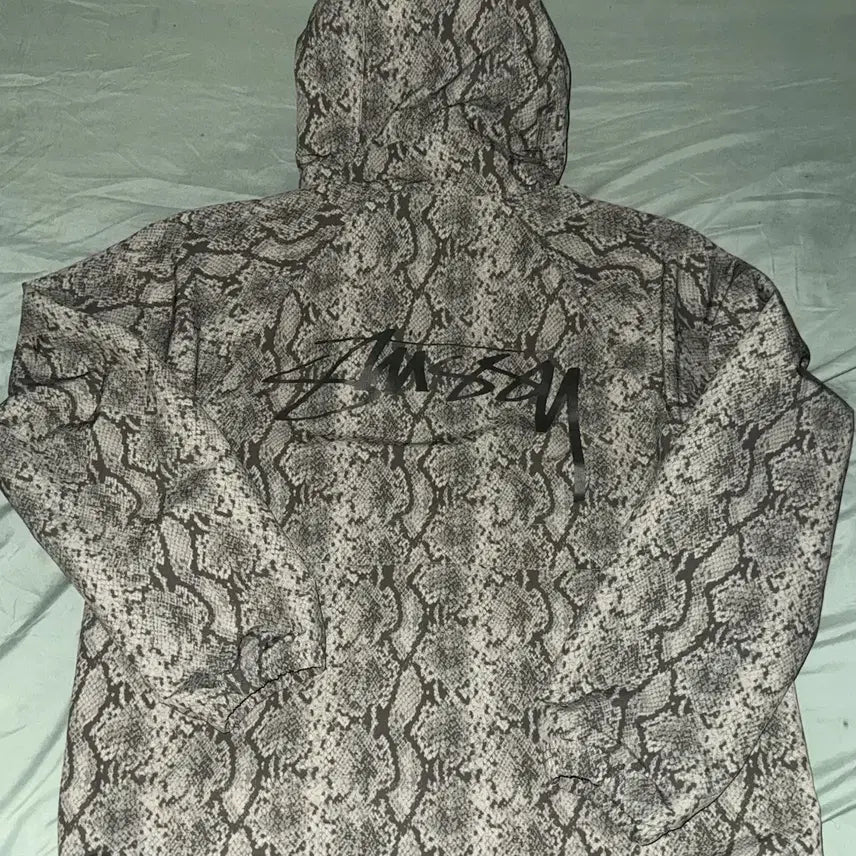 [BUNJANG] Stussy Snake Print Nylon Jacket / 스투시 비치 쉘 스네이크 프린트 나일론 자켓