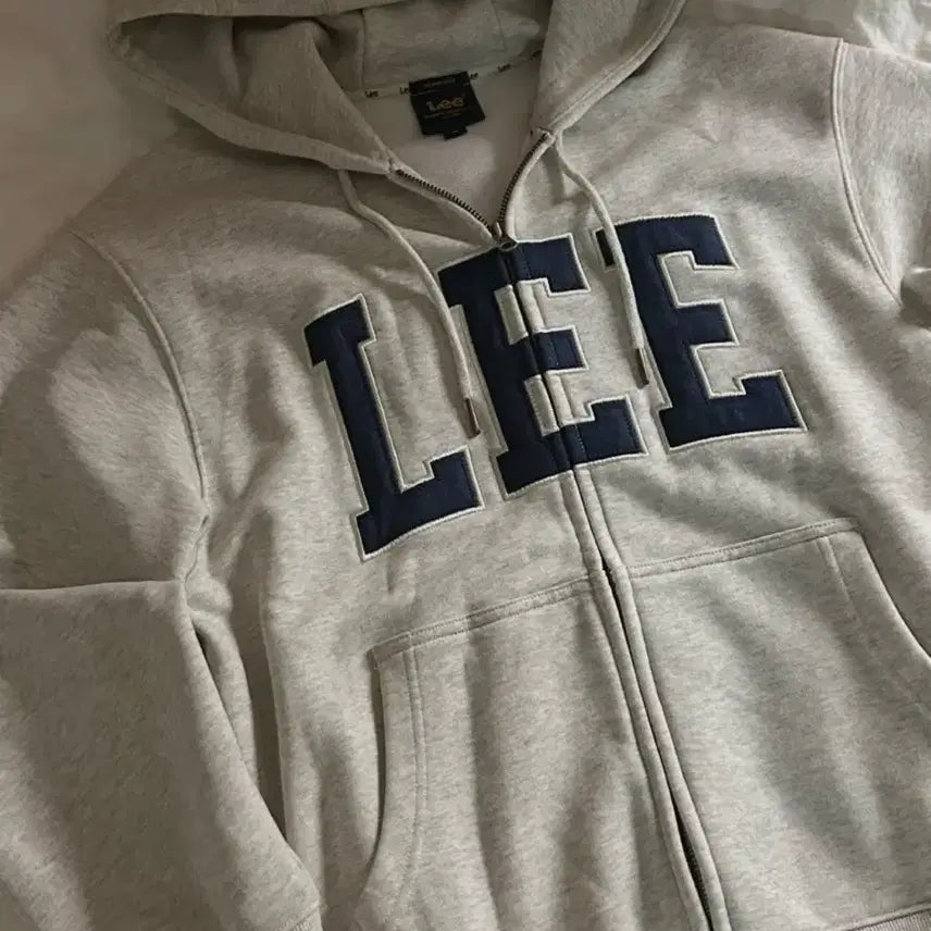 [SOLD OUT] Lee 데님 아플리케 후드 집업 오트밀