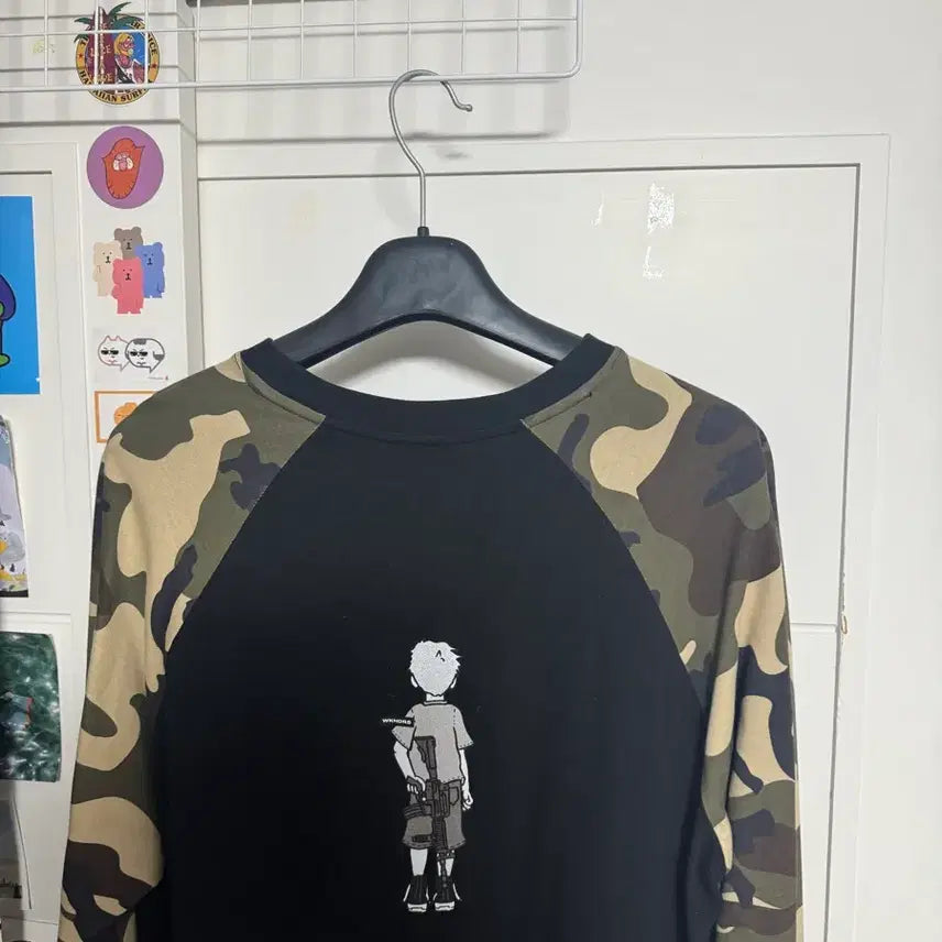 [BUNJANG] WeCanDoUs Black Long Sleeve T-Shirt with Camo Sleeves / 위캔더스 블랙 밀리터리 롱슬리브 티셔츠 + 카모 소매