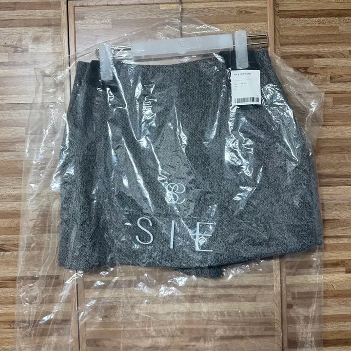 [BUNJANG] Sie Ruan Wool Trouser Skirt Charcoal S / sie 시에 루안 울 트라우저 스커트 차콜 s