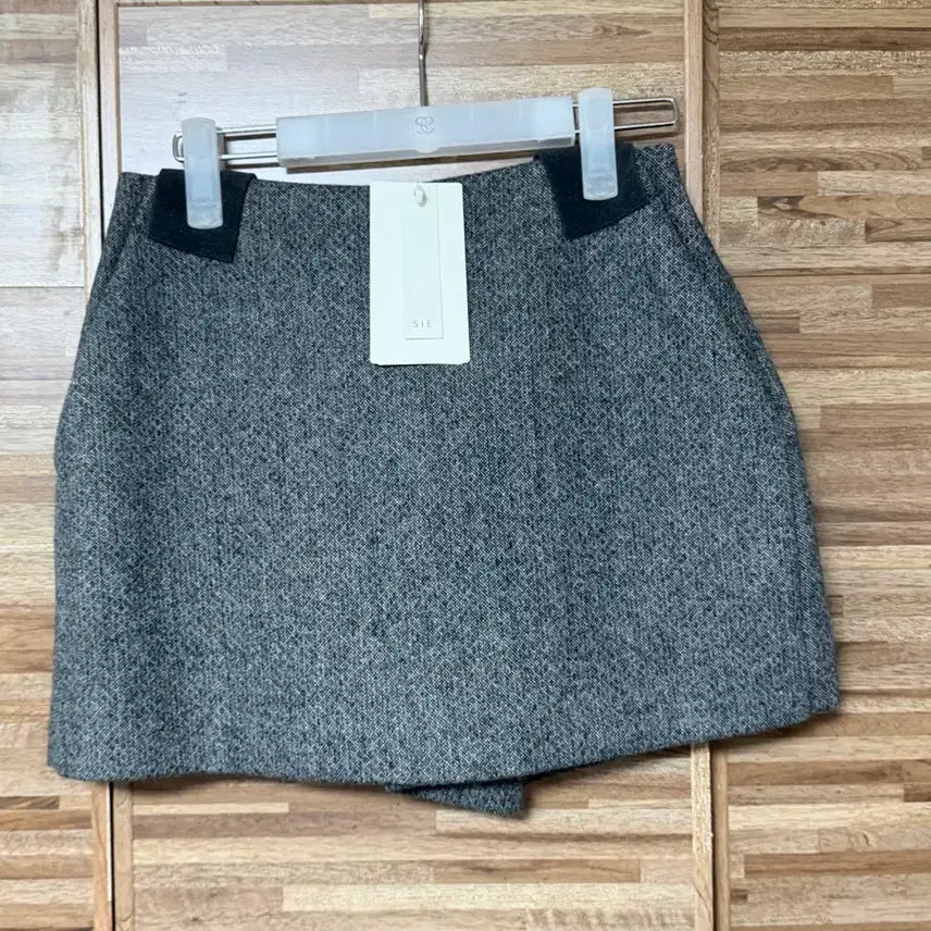 [BUNJANG] Sie Ruan Wool Trouser Skirt Charcoal S / sie 시에 루안 울 트라우저 스커트 차콜 s