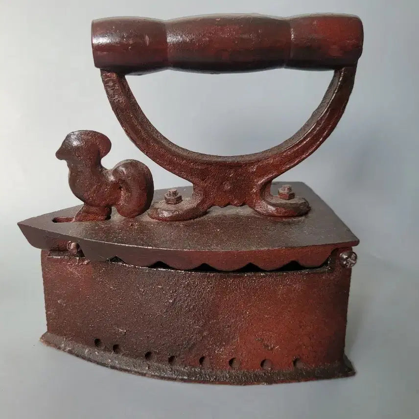 [BUNJANG] Antique Iron Chicken-Shaped Clothes Iron / 무쇠 닭 다리미