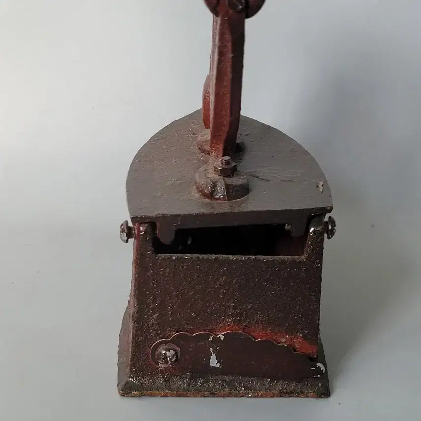 [BUNJANG] Antique Iron Chicken-Shaped Clothes Iron / 무쇠 닭 다리미