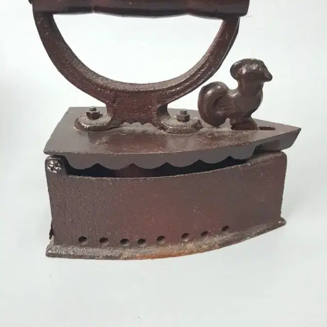 [BUNJANG] Antique Iron Chicken-Shaped Clothes Iron / 무쇠 닭 다리미