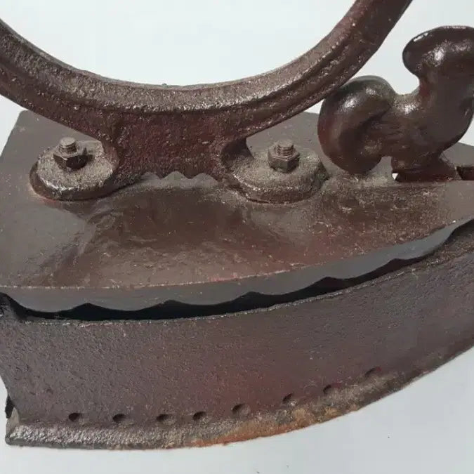 [BUNJANG] Antique Iron Chicken-Shaped Clothes Iron / 무쇠 닭 다리미